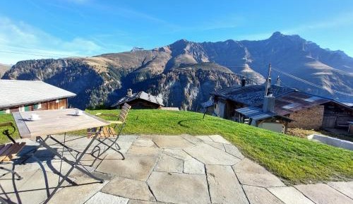 Family Two-Bedroom Apartment with View