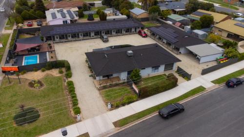 Deluxe One-Bedroom Apartment with Garden View