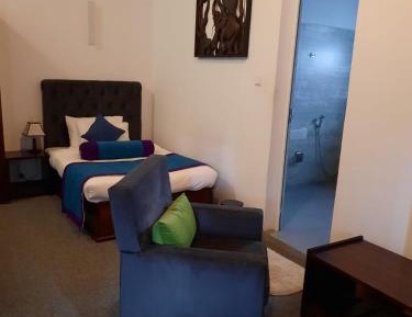 Deluxe Family Room