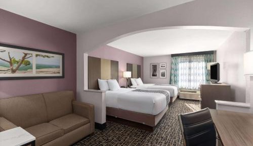 Deluxe Queen Room with Two Queen Beds - Non-Smoking