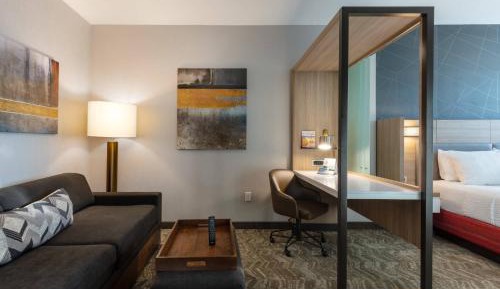 Queen Suite with 2 Queen Beds