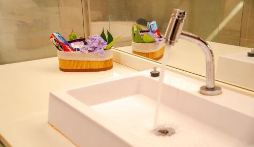 King Suite with Pool View