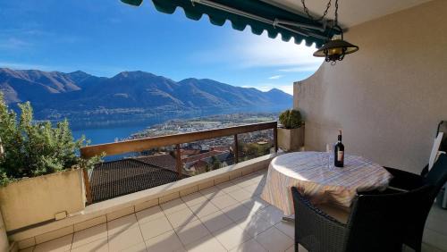 Apartment with Lake View