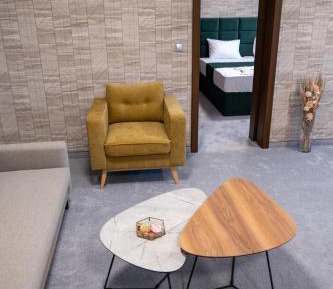 Deluxe Apartment
