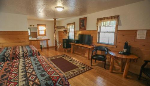 Deluxe Queen Room with Two Queen Beds