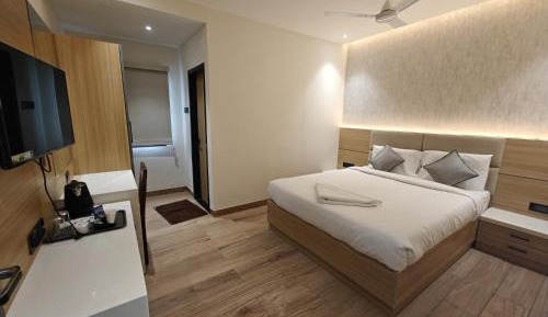 Deluxe Queen Room