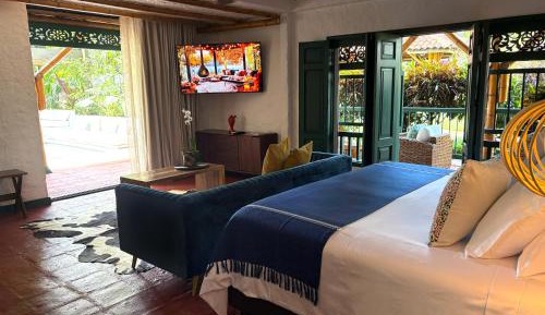 Suite with Private Pool