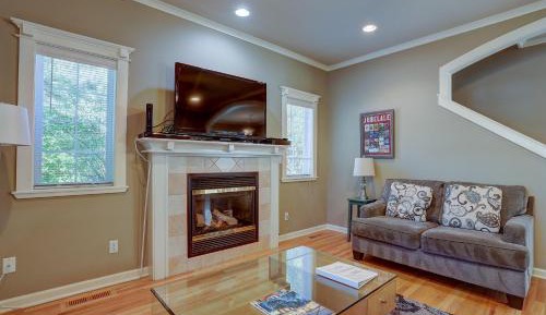 Three-Bedroom Holiday Home 