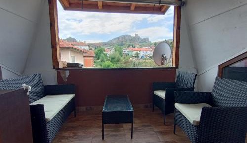 One-Bedroom Apartment with Balcony