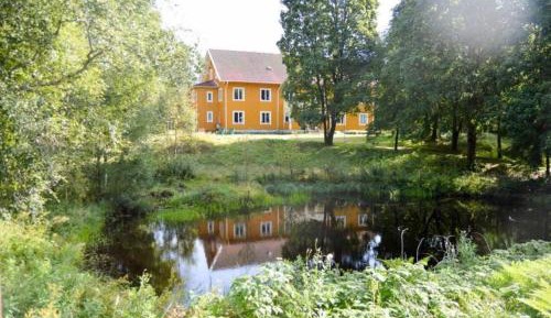 Thirteen-Bedroom Holiday home