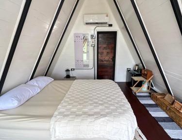 Standard Double Room with Shared Bathroom