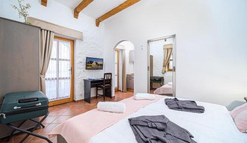 Shabby Chic szoba - (2fő), terasszal, teakonyhás, különbejárattal Nr.5