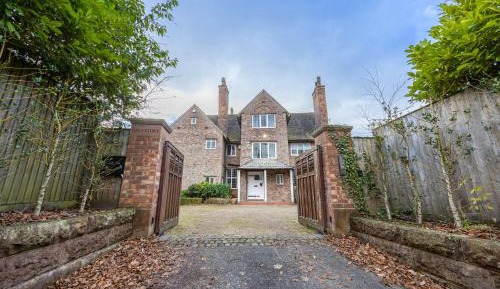 Seven-Bedroom House
