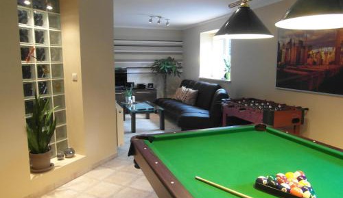 Apartment with Pool Table 