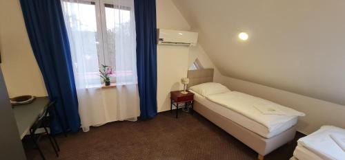 Twin Room with Bathroom