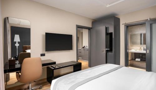 Junior Suite with Balcony