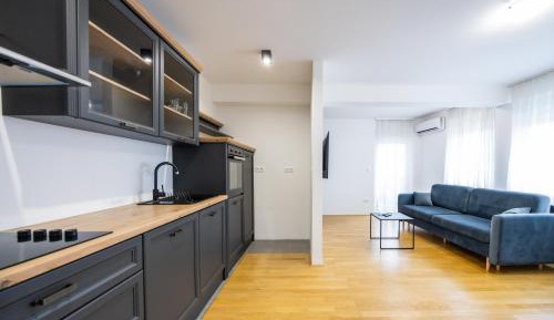 One-Bedroom Apartment with Balcony
