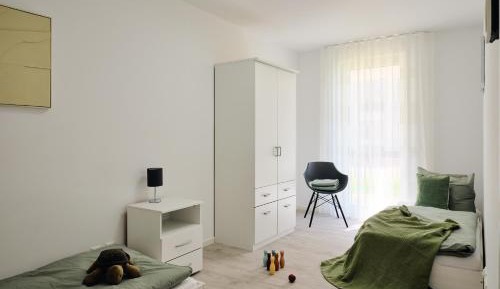 Apartment with Lake View