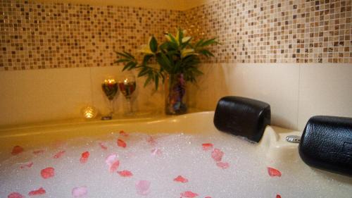 Queen Room with Spa Bath