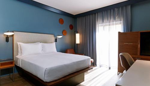Standard Queen Room