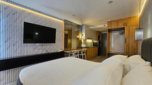 Studio Apartment with Queen Bed