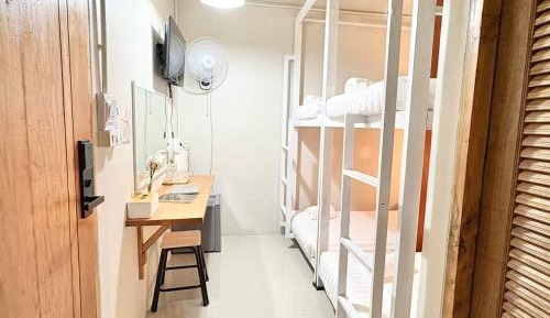 Japanese-Style Quadruple Room No Window