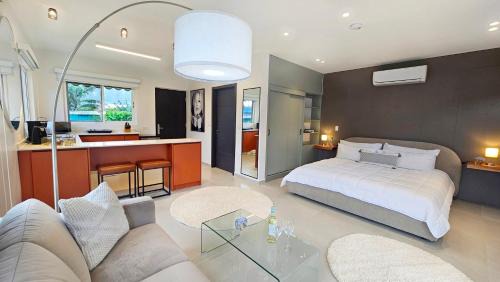 Studio with Garden View