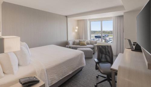 Guest Room with King Bed