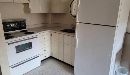 Two-Bedroom Deluxe Apartment with Balcony