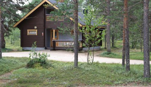 One-Bedroom Cottage with Sauna and Fireplace