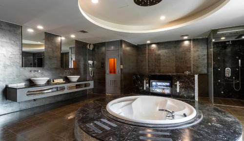 Superior Suite