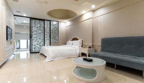 Platinum Suite