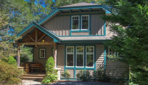 Four-Bedroom Holiday Home
