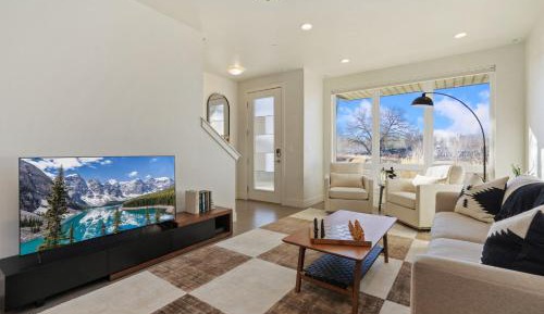 Three-Bedroom Townhouse