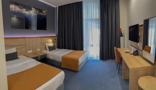 Superior Twin Room with City View