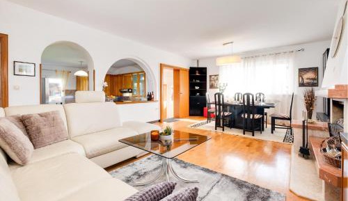Three-Bedroom Holiday Home 