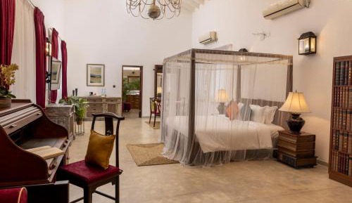 Deluxe Suite with Spa Bath