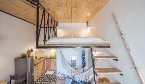 One-Bedroom Apartment with Bay View