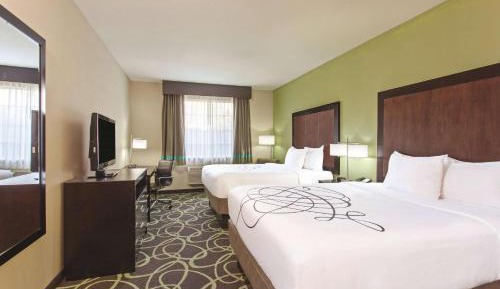 Queen Room with Two Queen Beds - Non-Smoking