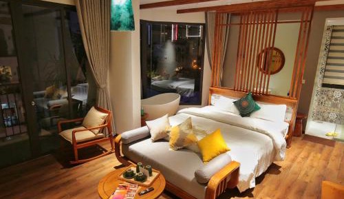 Studio with Spa Bath