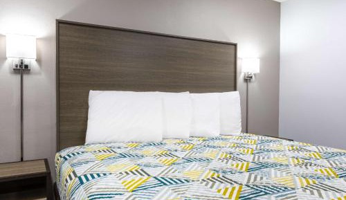King Room - Disability Access - Non-Smoking