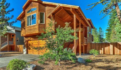 Three-Bedroom Holiday Home 