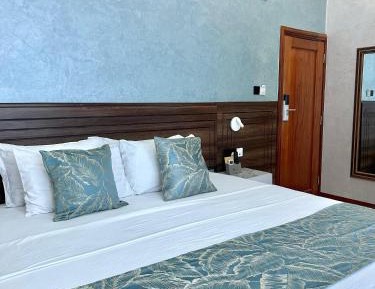 Standard Queen Room