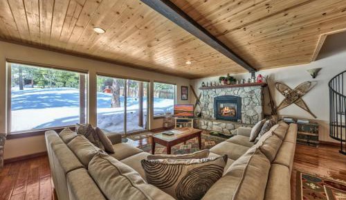 Four-Bedroom Holiday Home