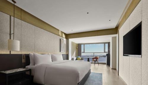 Deluxe King Room with Sea View