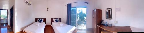 Double or Twin Room with Bathroom