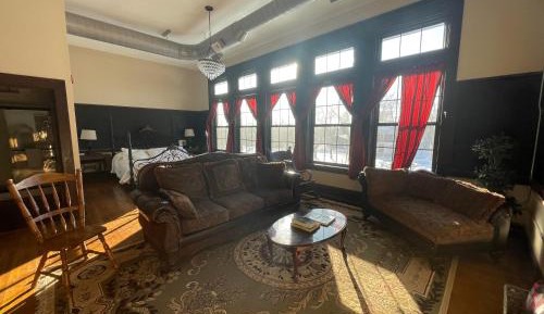 Superior King Suite