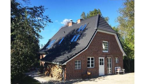 Three-Bedroom Holiday Home 