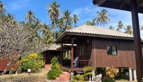Bungalow with Garden View