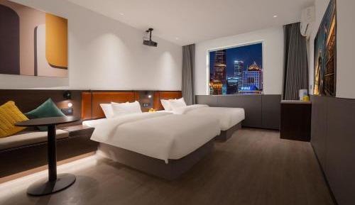 Movie Twin Room 